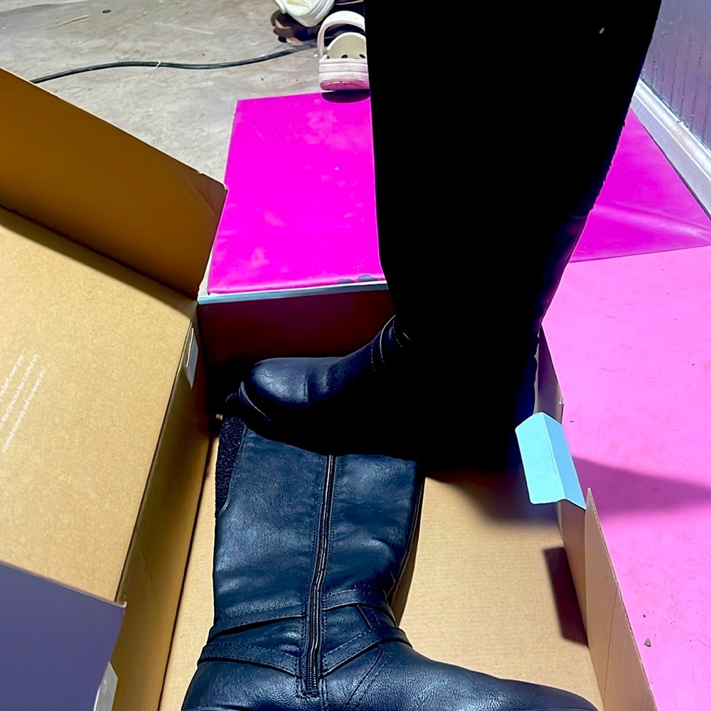 LIFE STRIDE knee- high, water resistant black boots.